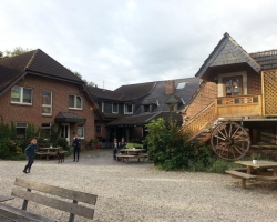 Unsere Klasse 4b besucht den Hötzenhof