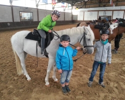 Unsere Klasse 4b besucht den Hötzenhof